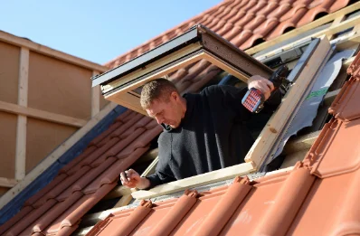 Pose de fenêtres de toit Velux au Chambon-Feugerolles